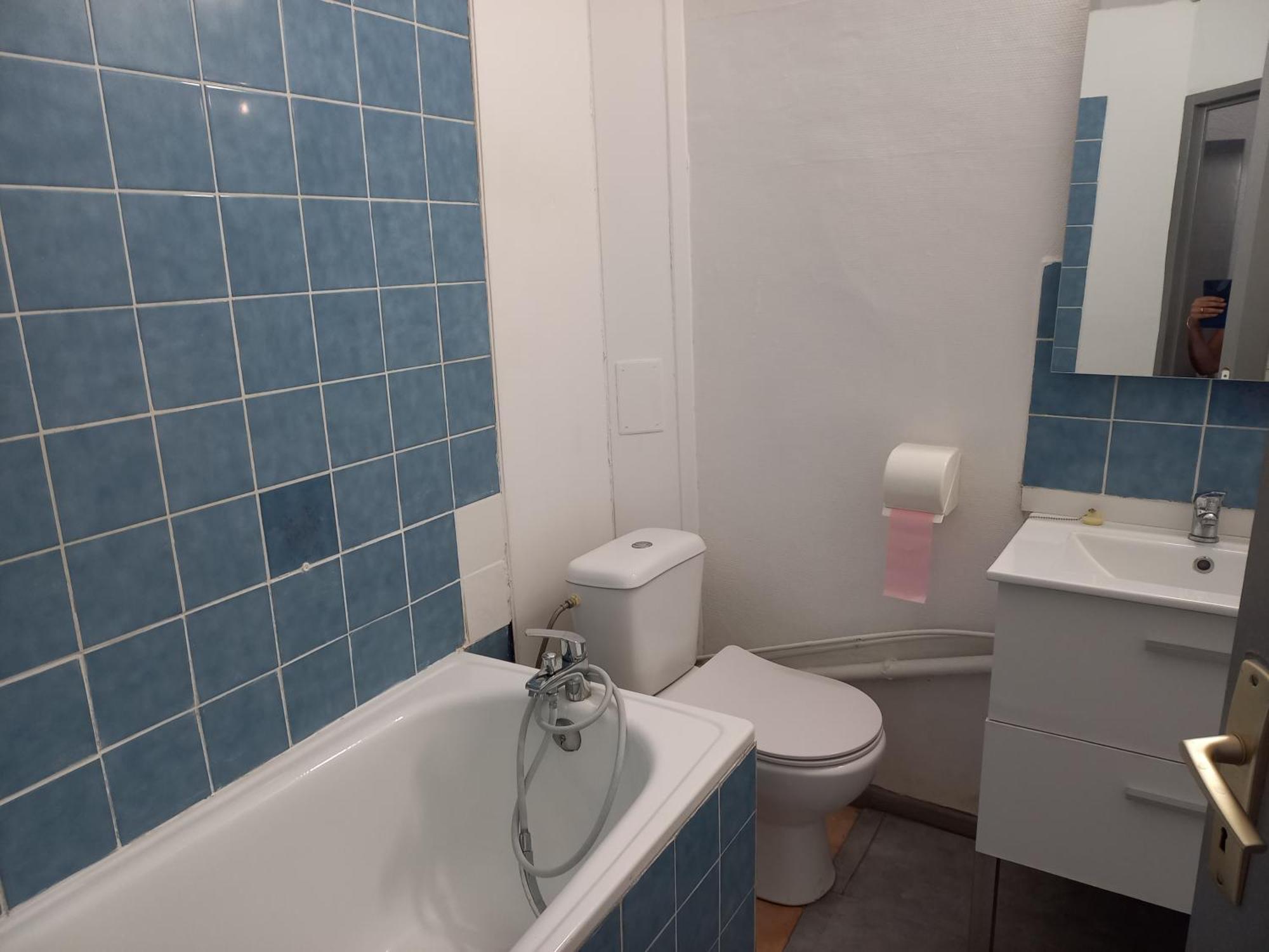 Hotel Du Cours Пертюі Екстер'єр фото