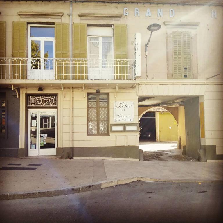 Hotel Du Cours Пертюі Екстер'єр фото
